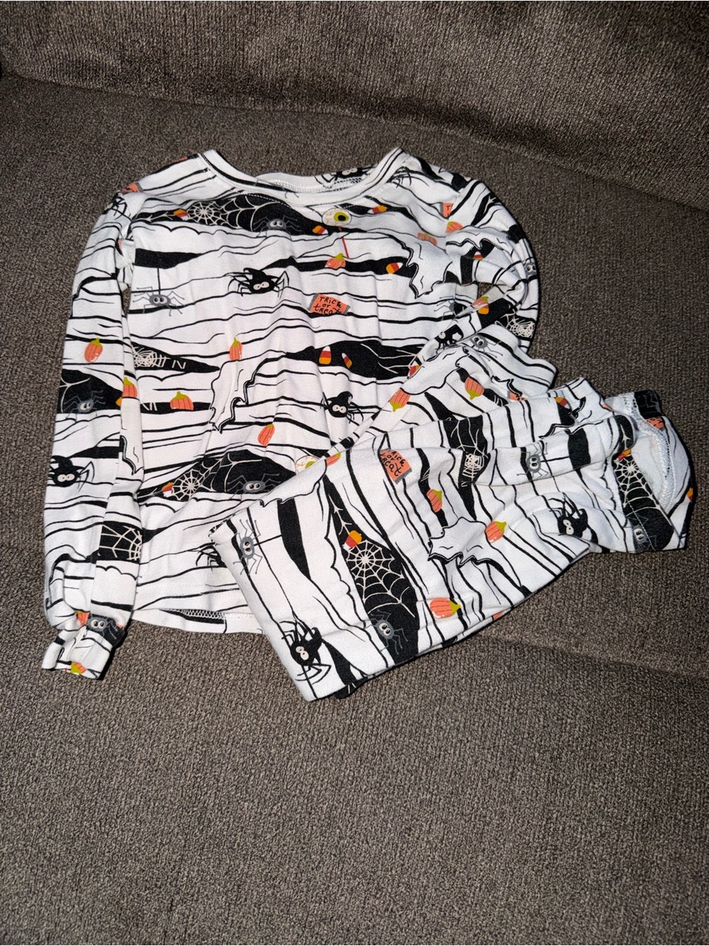 The Children's Place Halloween Pajamas Set - Size 3T (Glow-in-the-Dark)